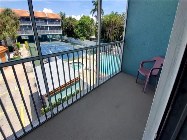 Bradenton Beach Condo with Gulf Beach Across the Street