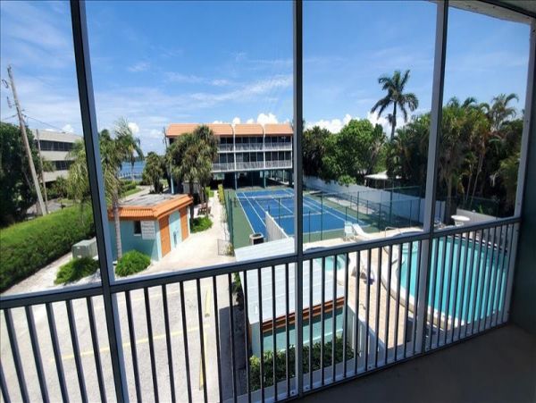 Bradenton Beach Condo with Gulf Beach Across the Street