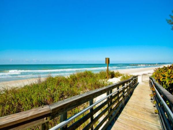 Bradenton Beach Condo with Gulf Beach Across the Street