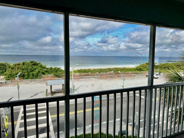 Bradenton Beach Condo with Gulf Beach Across the Street