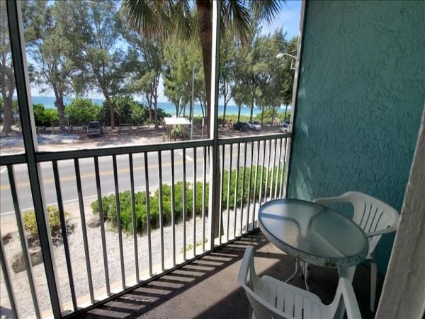 Bradenton Beach Condo with Gulf Beach Across the Street