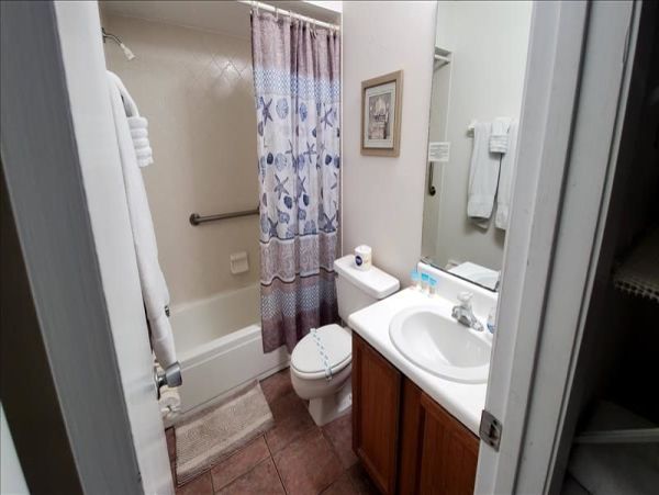 Bradenton Beach Condo with Gulf Beach Across the Street