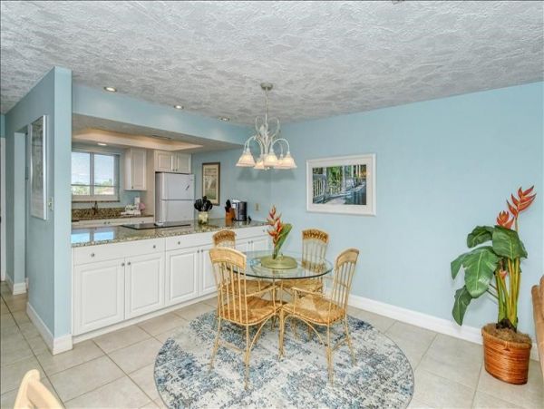 Siesta Key Vacation Condo Two Bedroom Walk to Beach