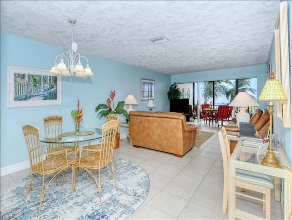 Siesta Key Vacation Condo Two Bedroom Walk to Beach