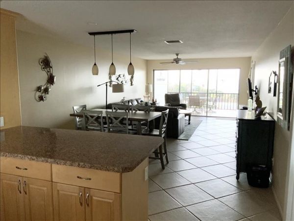 Siesta Key Vacation Condo with 2 Bedrooms