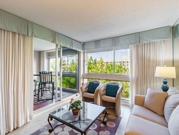 Siesta Key Vacation Condo with 1 Bedrooms & Private Balcony