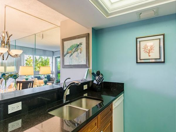 Siesta Key Vacation Condo with 1 Bedrooms & Private Balcony