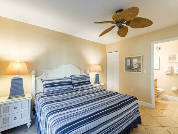 Siesta Key Beach Condo with 2 Bedrooms