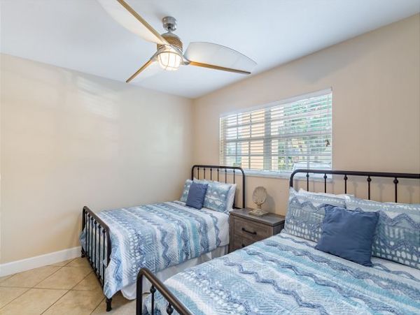 Siesta Key Beach Condo with 2 Bedrooms