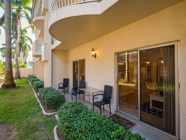 Siesta Key Beach Condo with 2 Bedrooms