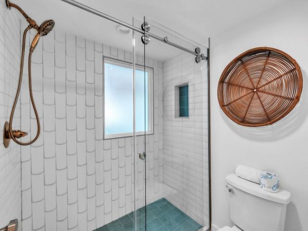 Luxury Beachfront Retreat on Anna Maria Island - Your Perfect Getaway