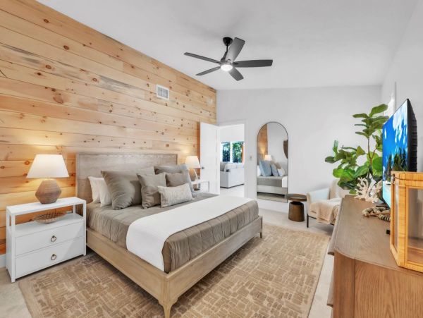 Luxury Beachfront Retreat on Anna Maria Island - Your Perfect Getaway
