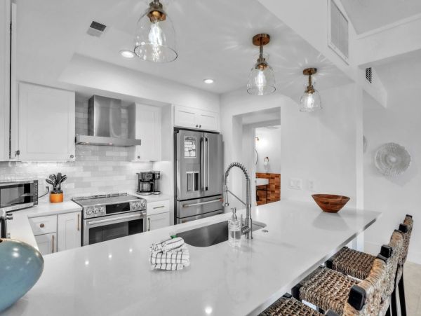 Luxury Beachfront Retreat on Anna Maria Island - Your Perfect Getaway
