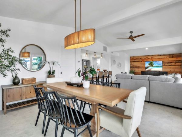 Luxury Beachfront Retreat on Anna Maria Island - Your Perfect Getaway