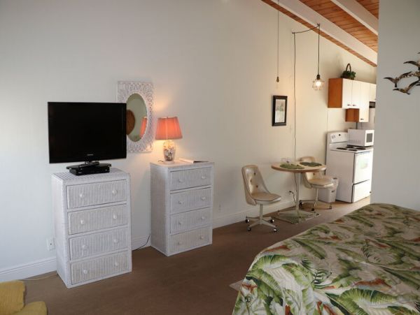 Charming Vacation Studio Condo with Great Amenities