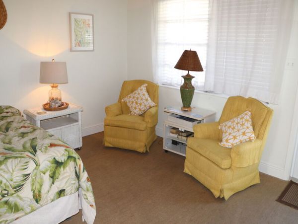 Charming Vacation Studio Condo with Great Amenities