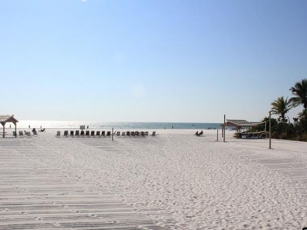 Charming Vacation Studio Condo with Great Amenities