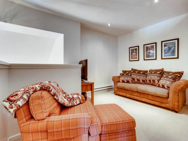 Avon 3 bedroom plus loft and den
