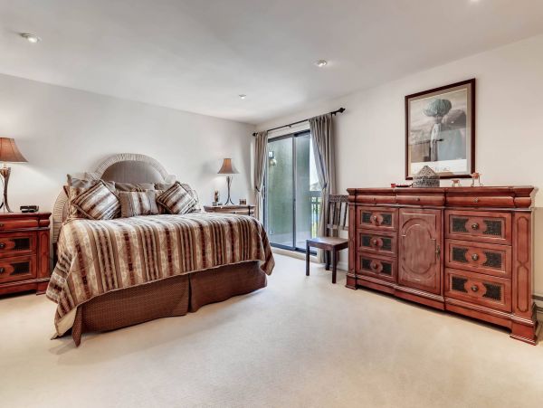 Avon 3 bedroom plus loft and den