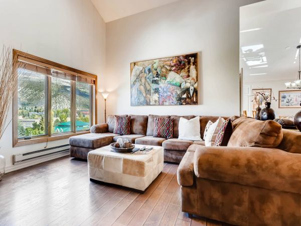 Avon 3 bedroom plus loft and den