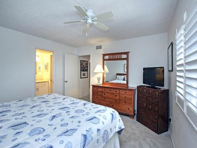 Sanibel Walk to Beach Two Bedroom Vacation Condo