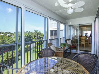 Sanibel Walk to Beach Two Bedroom Vacation Condo