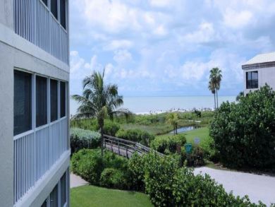 Sanibel Walk to Beach Two Bedroom Vacation Condo