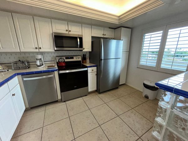 Sanibel Island Value Vacation Condo Short Walk to the Beach
