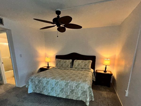Sanibel Island Value Vacation Condo Short Walk to the Beach