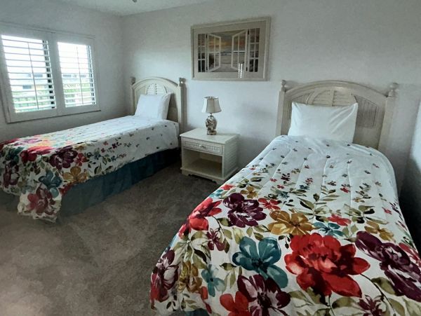 Sanibel Island Value Vacation Condo Short Walk to the Beach