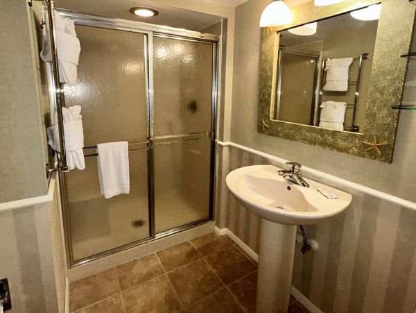 Sanibel Island Value Vacation Condo Short Walk to the Beach
