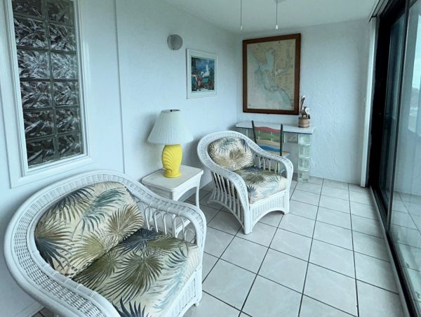 Sanibel Island Value Vacation Condo Short Walk to the Beach