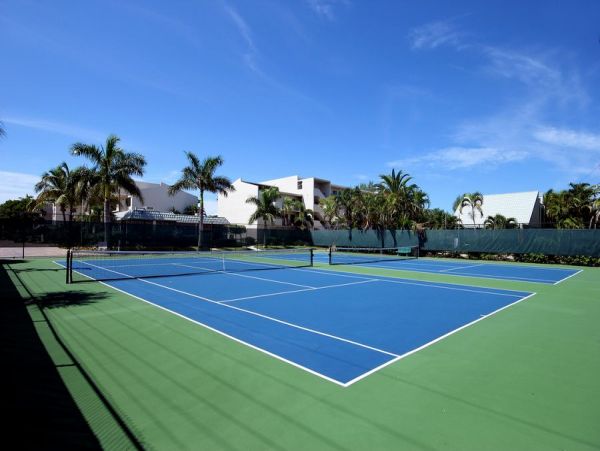 Sanibel Island Value Vacation Condo Short Walk to the Beach