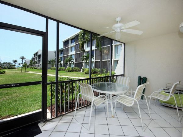 Two Bedroom Ground Floor Condo on the Beach in Sanibel