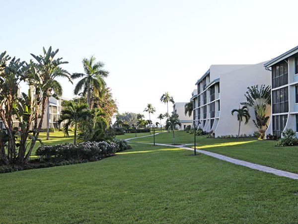 Two Bedroom Ground Floor Condo on the Beach in Sanibel