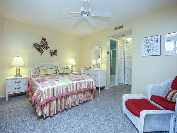 Two Bedroom Ground Floor Condo on the Beach in Sanibel