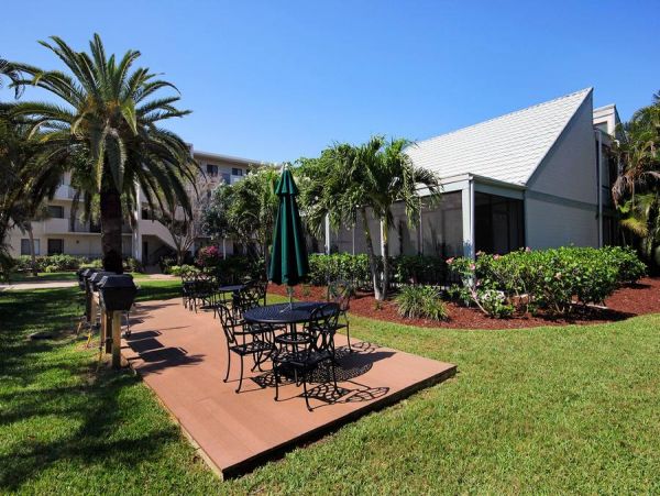 Two Bedroom Ground Floor Condo on the Beach in Sanibel