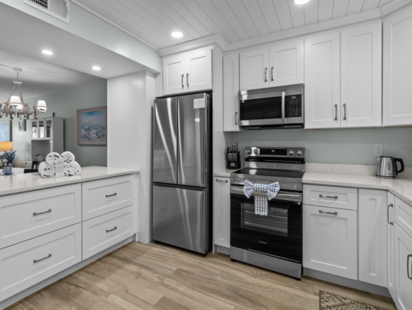 Walk to Beach Two Bedroom Rental Condo in Sanibel NEW ARRIVAL WOW!