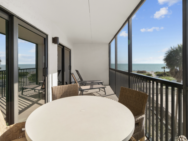 Walk to Beach Two Bedroom Rental Condo in Sanibel NEW ARRIVAL WOW!