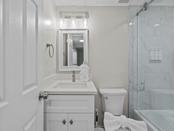 Walk to Beach Two Bedroom Rental Condo in Sanibel NEW ARRIVAL WOW!