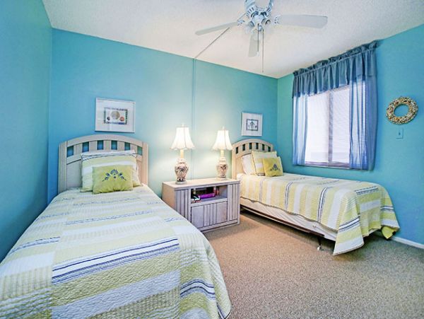Beach Front Vacation Condo on Sanibel Island Walk to Beach