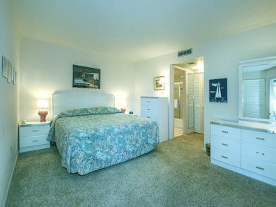 Great Value 2 Bedroom Sanibel Condo that Sleeps 6 Guests