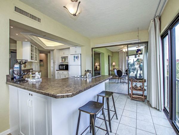 Sanibel Luxury Three Bedroom Beach Condo Sleeps 6 Guests