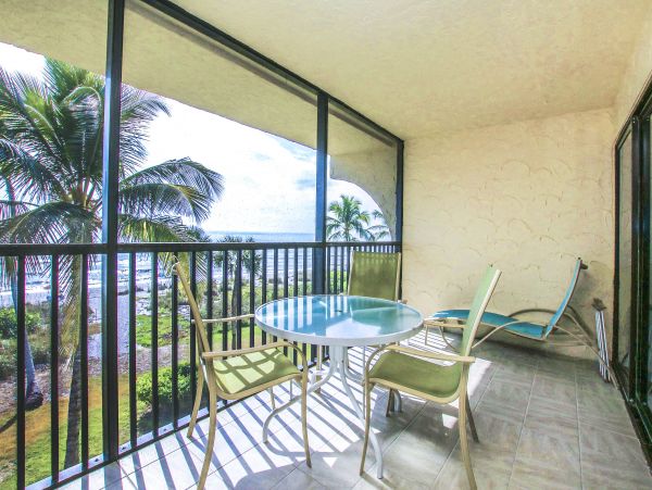 Sanibel Luxury Three Bedroom Beach Condo Sleeps 6 Guests