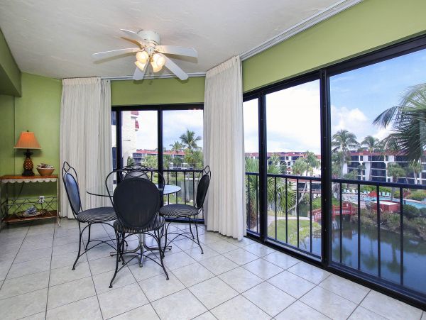 Sanibel Luxury Three Bedroom Beach Condo Sleeps 6 Guests