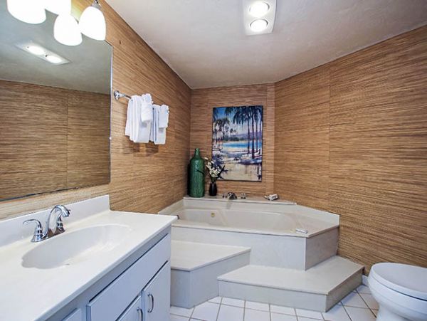 Sanibel Luxury Three Bedroom Beach Condo Sleeps 6 Guests