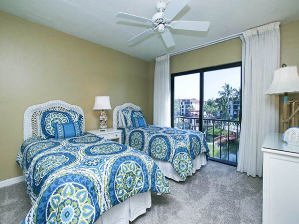 Sanibel Luxury Three Bedroom Beach Condo Sleeps 6 Guests