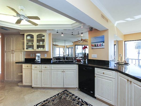 Sanibel Island Luxury Vacation Condo Pool & Tennis Court