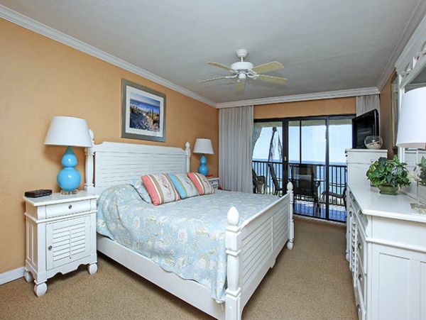 Sanibel Island Luxury Vacation Condo Pool & Tennis Court