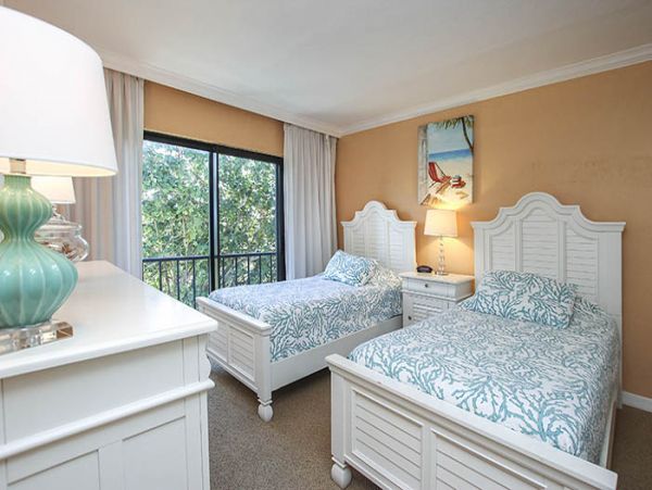 Sanibel Island Luxury Vacation Condo Pool & Tennis Court